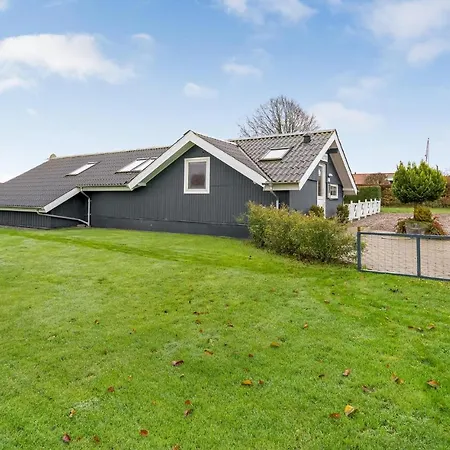 Feriehus Cozy In With Kitchen Hejls